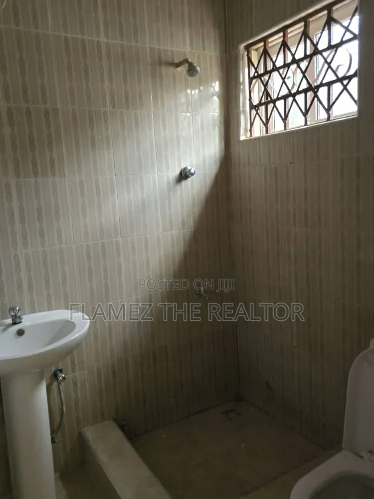 3bdrm House in Koans Estate, Amasaman for rent