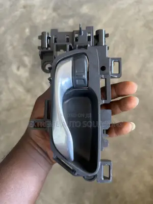 Honda CRV 25 Front Driver Side Door Interior Pull Handle