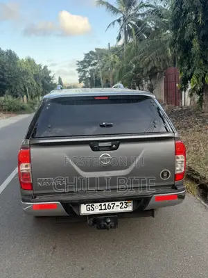 Nissan Navara 2015 Gray
