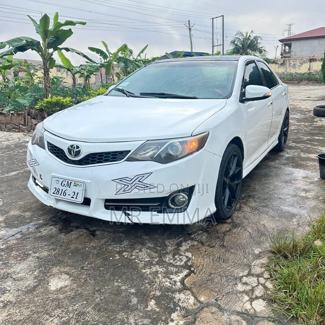 Toyota Camry SE 4dr Sedan (2.5L 4cyl 6A) 2012 White
