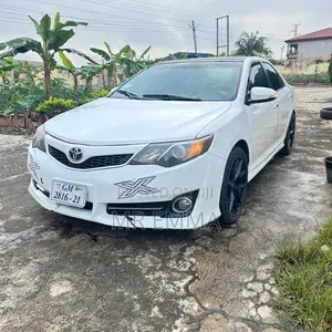 Toyota Camry SE 4dr Sedan (2.5L 4cyl 6A) 2012 White
