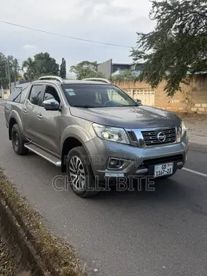 Nissan Navara 2015 Gray