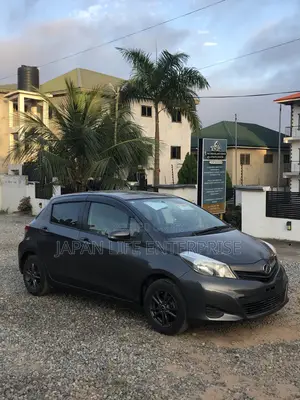 Toyota Vitz 2011 Teal