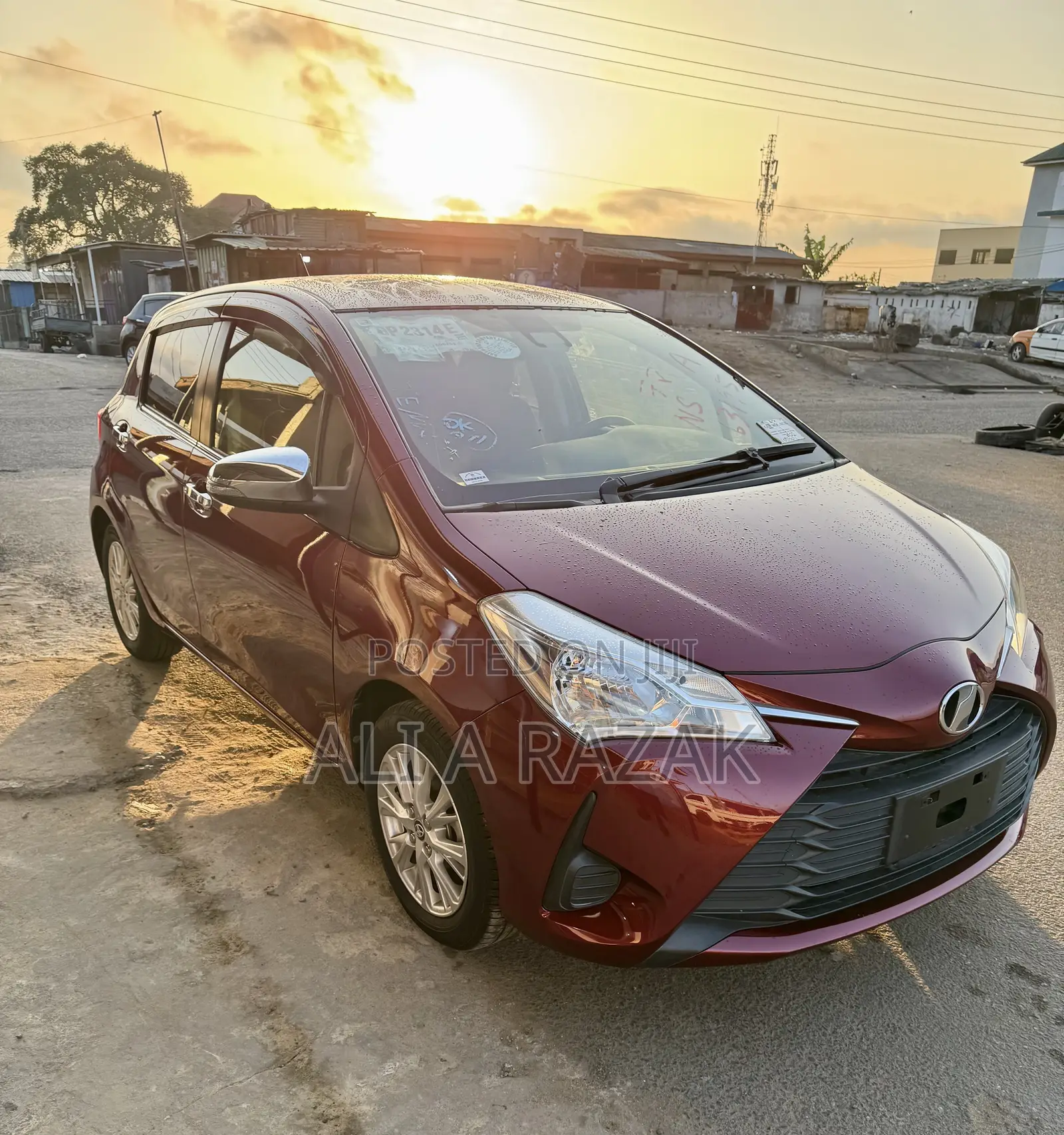 Toyota Vitz 1.3 FWD 5dr 2017 Red