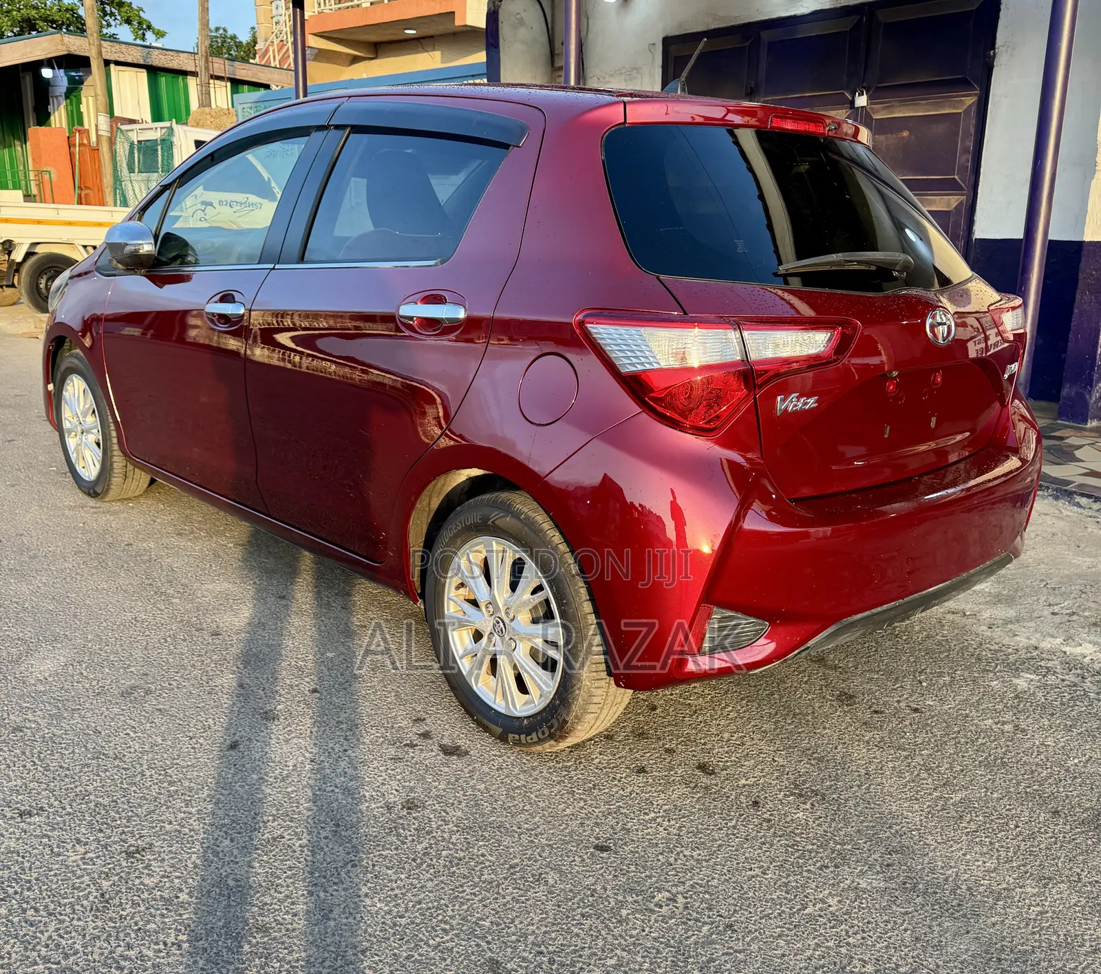 Toyota Vitz 1.3 FWD 5dr 2017 Red