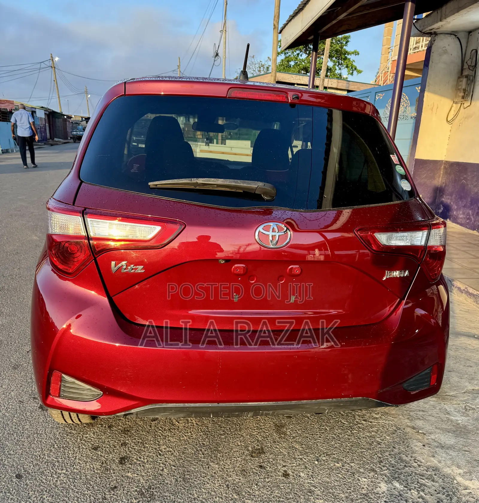 Toyota Vitz 1.3 FWD 5dr 2017 Red