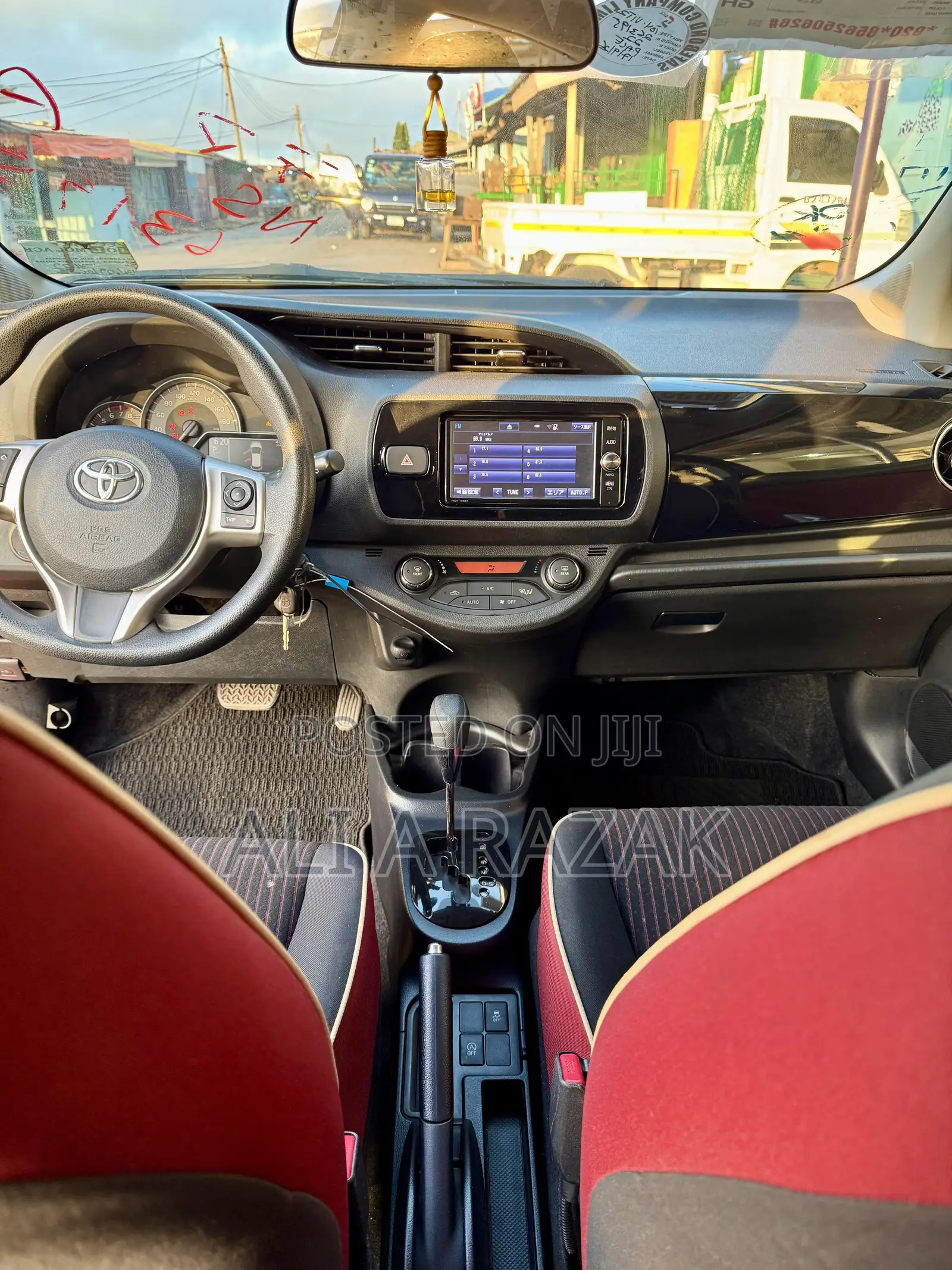 Toyota Vitz 1.3 FWD 5dr 2017 Red