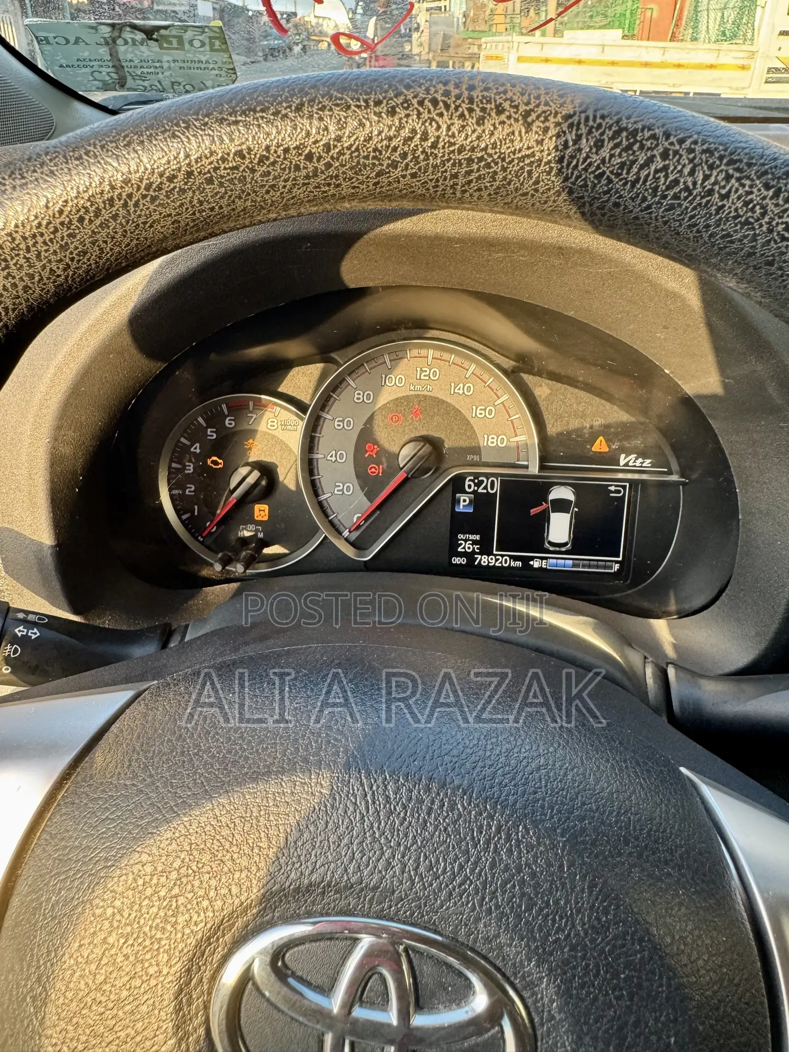 Toyota Vitz 1.3 FWD 5dr 2017 Red
