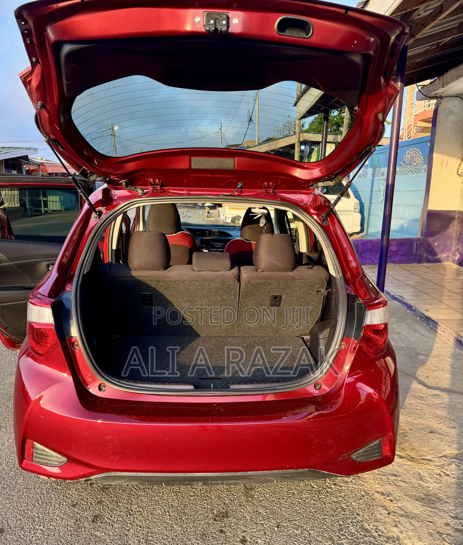 Toyota Vitz 1.3 FWD 5dr 2017 Red