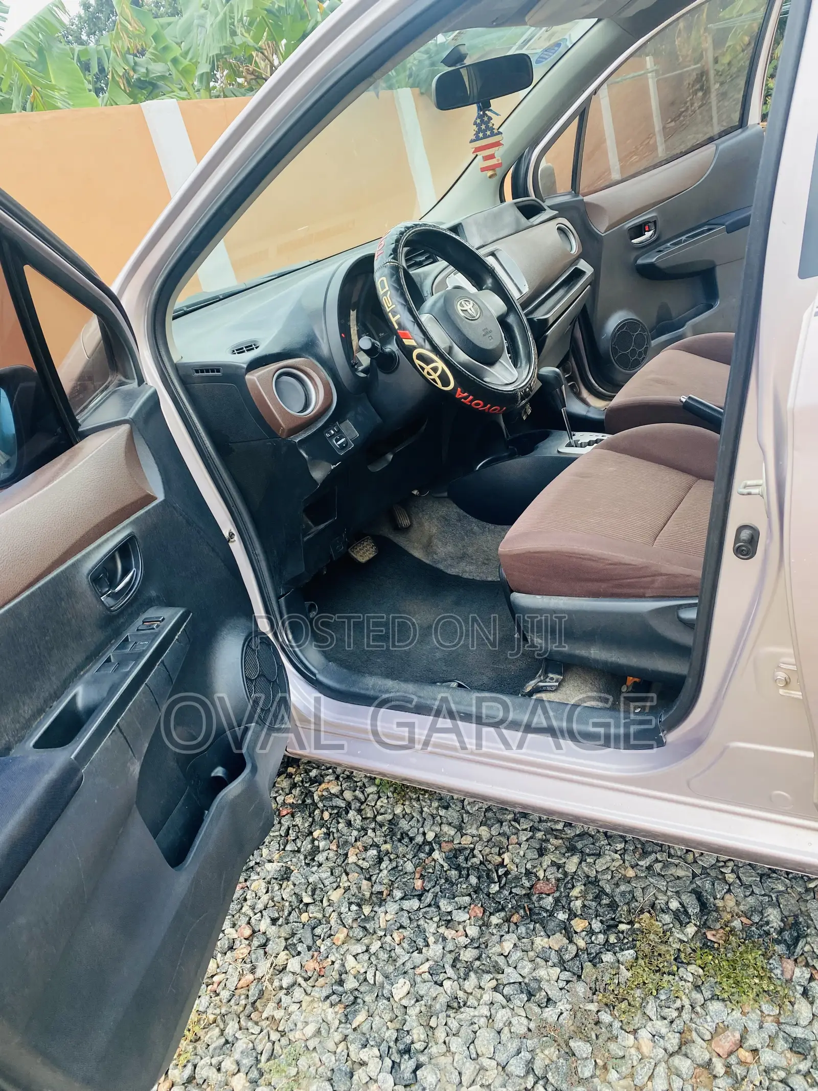 Toyota Vitz 1.3 AWD 3dr 2012 Silver
