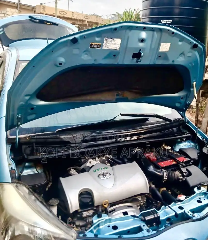 Toyota Vitz 1.3 FWD 5dr 2016 Blue