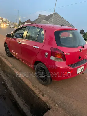 Toyota Yaris Base Hatchback 3dr 2010 Red