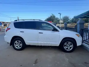 Toyota RAV4 2.5 Limited 2010 White