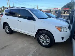 Toyota RAV4 2.5 Limited 2010 White