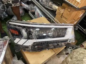 2021,2022,2023,2024,2025 Headlight for Toyota Hilux