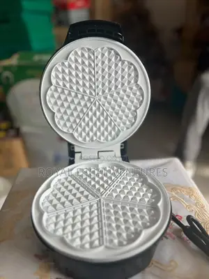 Oscar Plus Ceramic Non-Stick Waffle Maker.