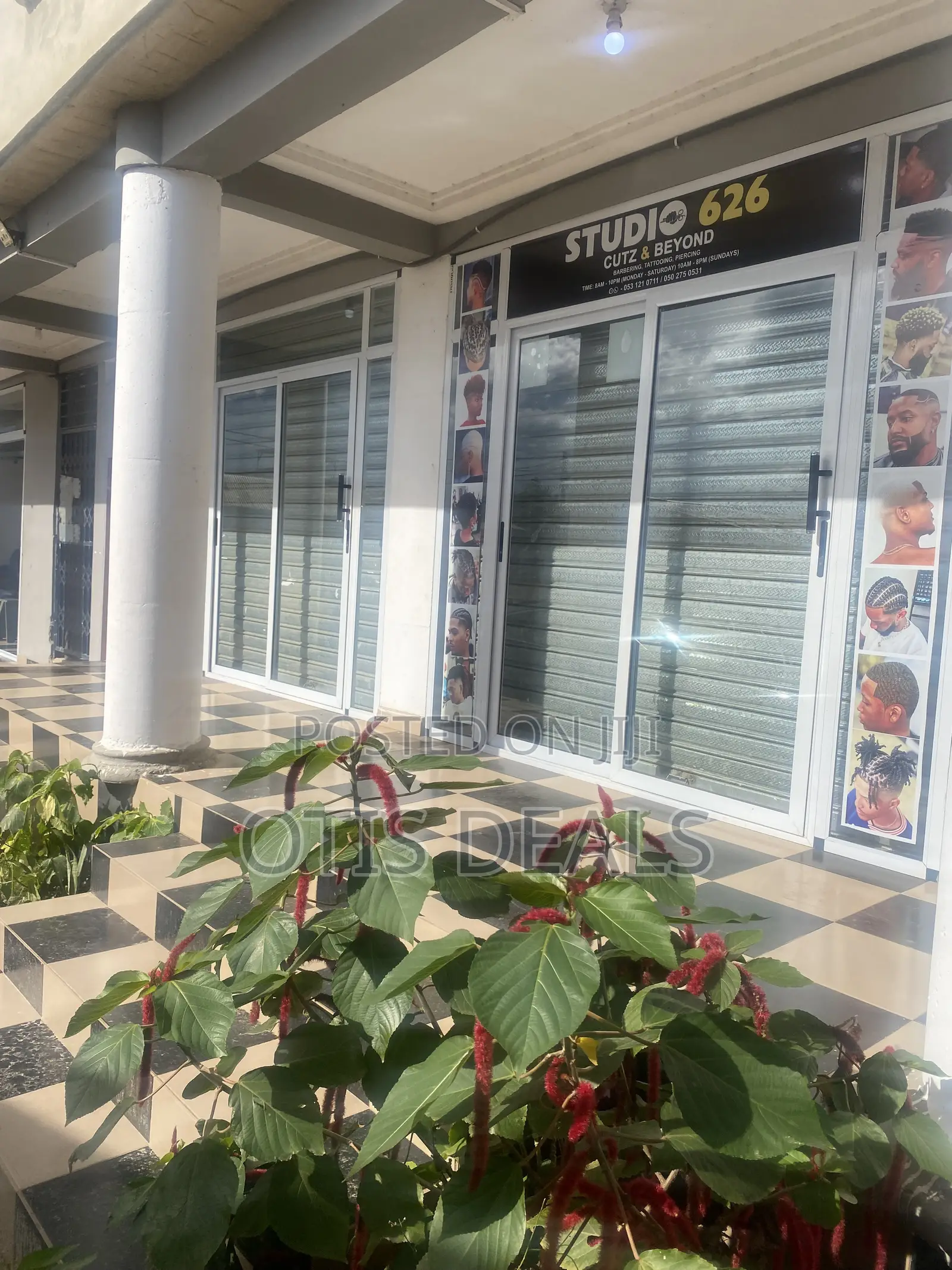 Double Store / Office Shop With Sliding Glass Doors for Rent or Lease