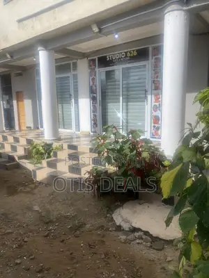 Double Store / Office Shop With Sliding Glass Doors for Rent or Lease