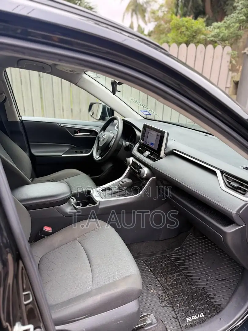 Toyota RAV4 XLE AWD 2023 Black