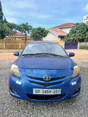 Toyota Yaris Base Sedan 4dr 2010 Blue