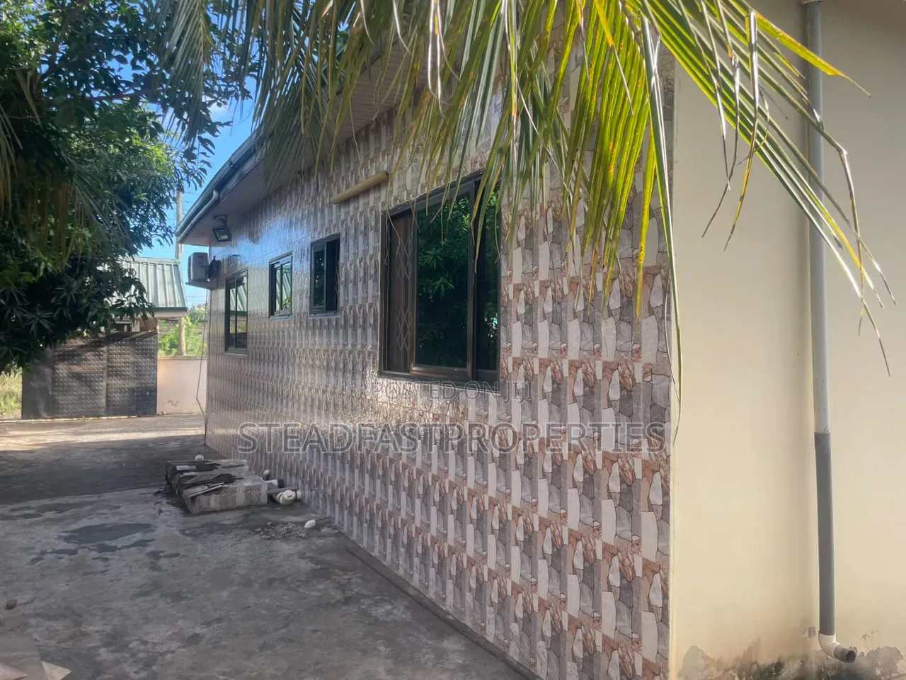 4bdrm House in Steadfast Properties, Awutu Senya East Municipal