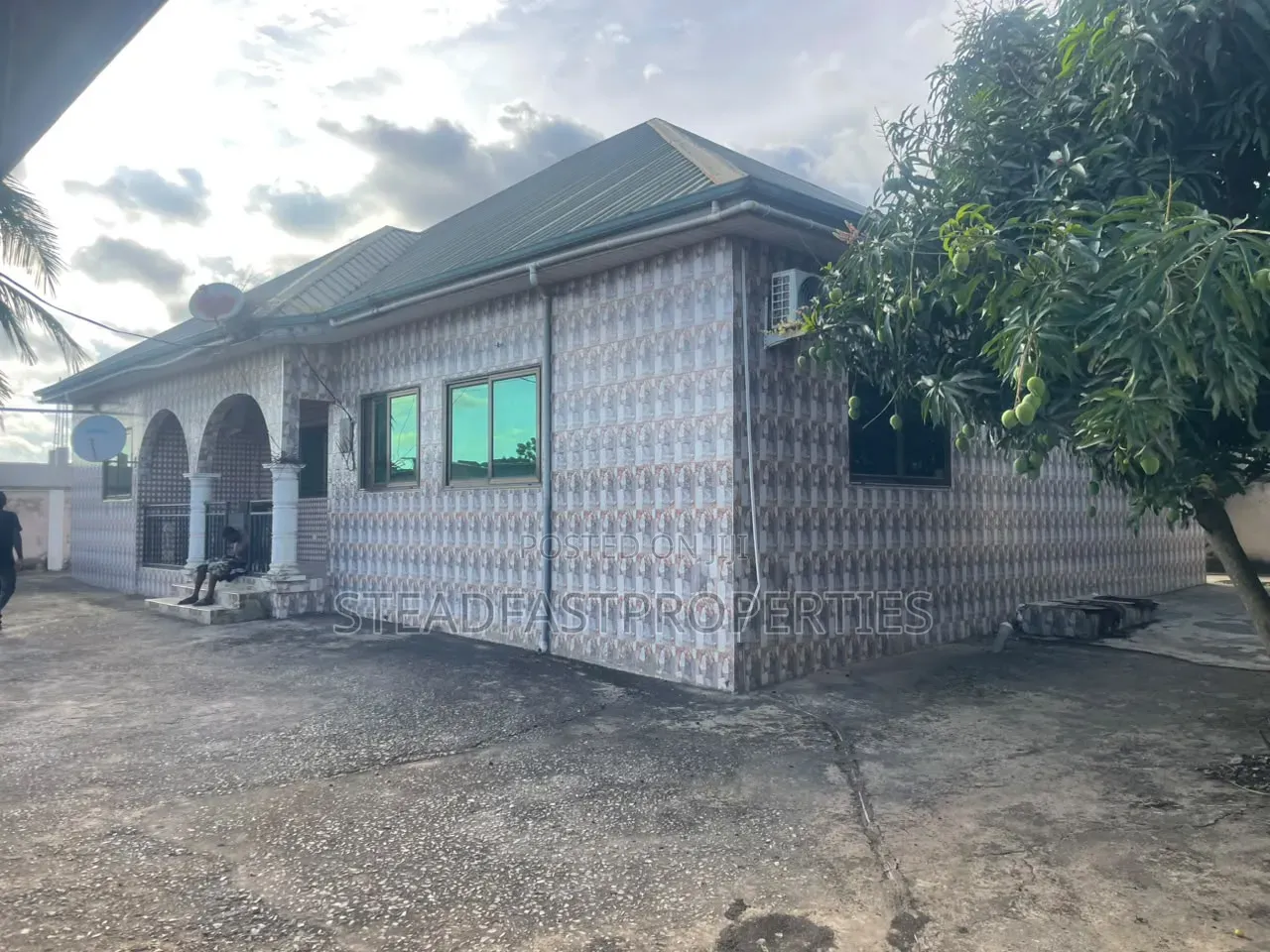 4bdrm House in Steadfast Properties, Awutu Senya East Municipal
