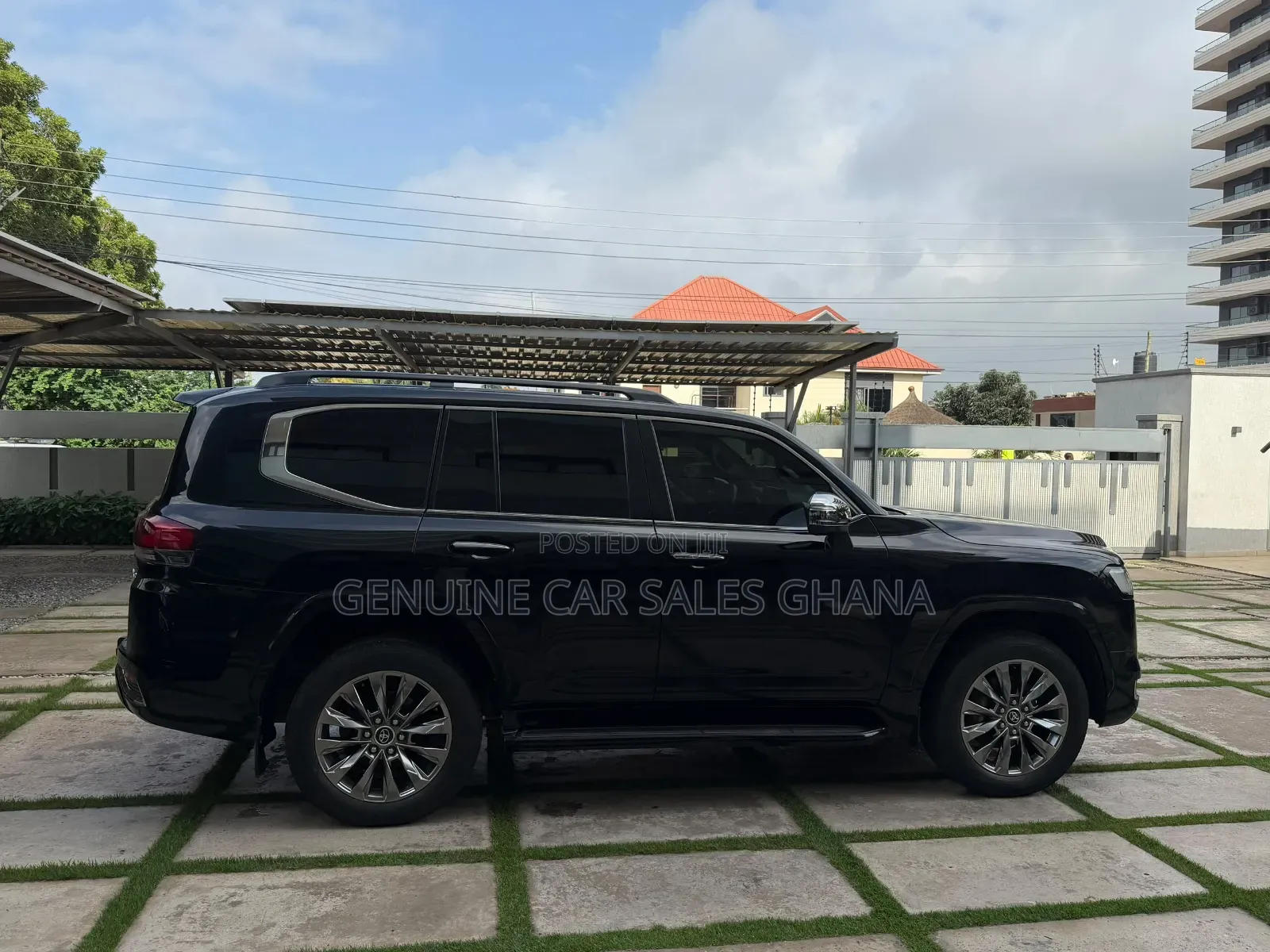 Toyota Land Cruiser LC300 2024 Black