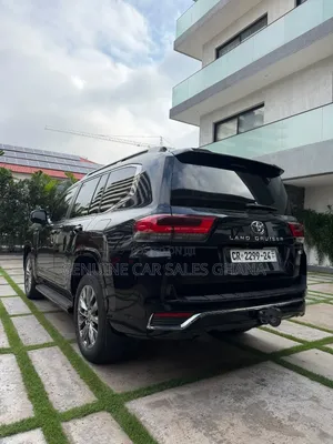 Toyota Land Cruiser LC300 2024 Black