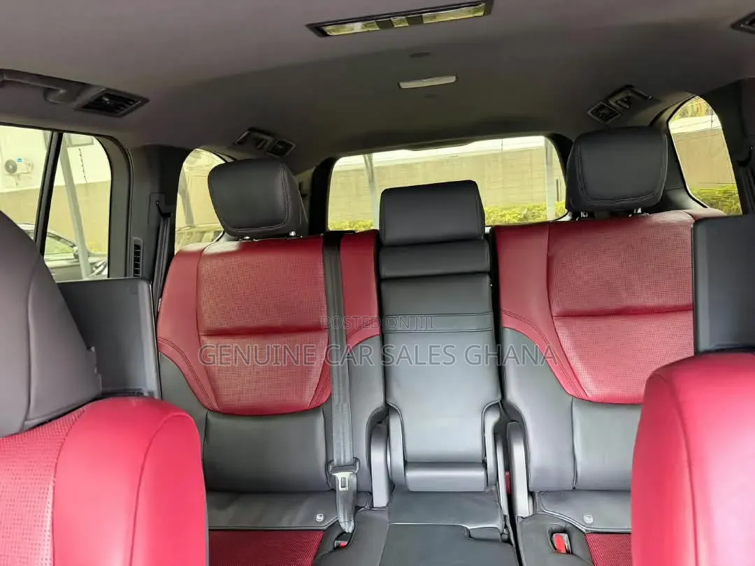 Toyota Land Cruiser LC300 2024 Black