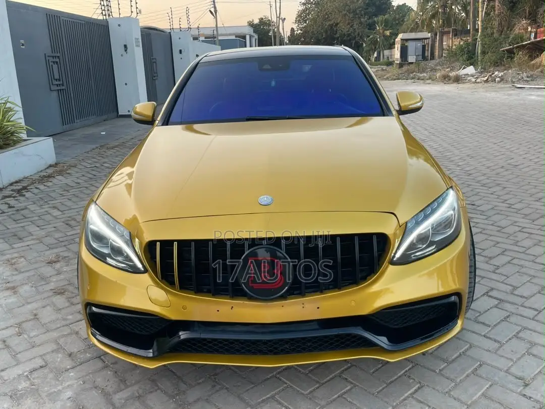 Mercedes-Benz C250 2019 Gold