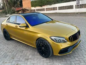 Mercedes-Benz C250 2019 Gold
