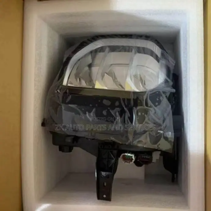 Mitsubishi Outlander Headlight