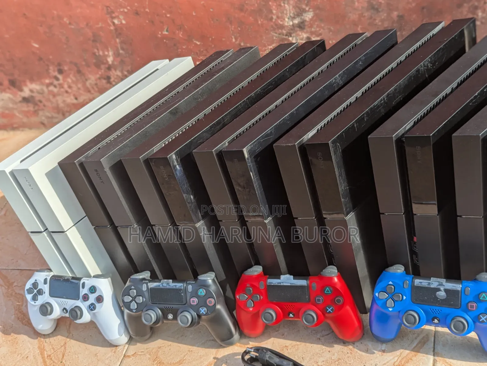 PS4 Standard Jailbreak in Bulk(all Comes With Two Controllers)