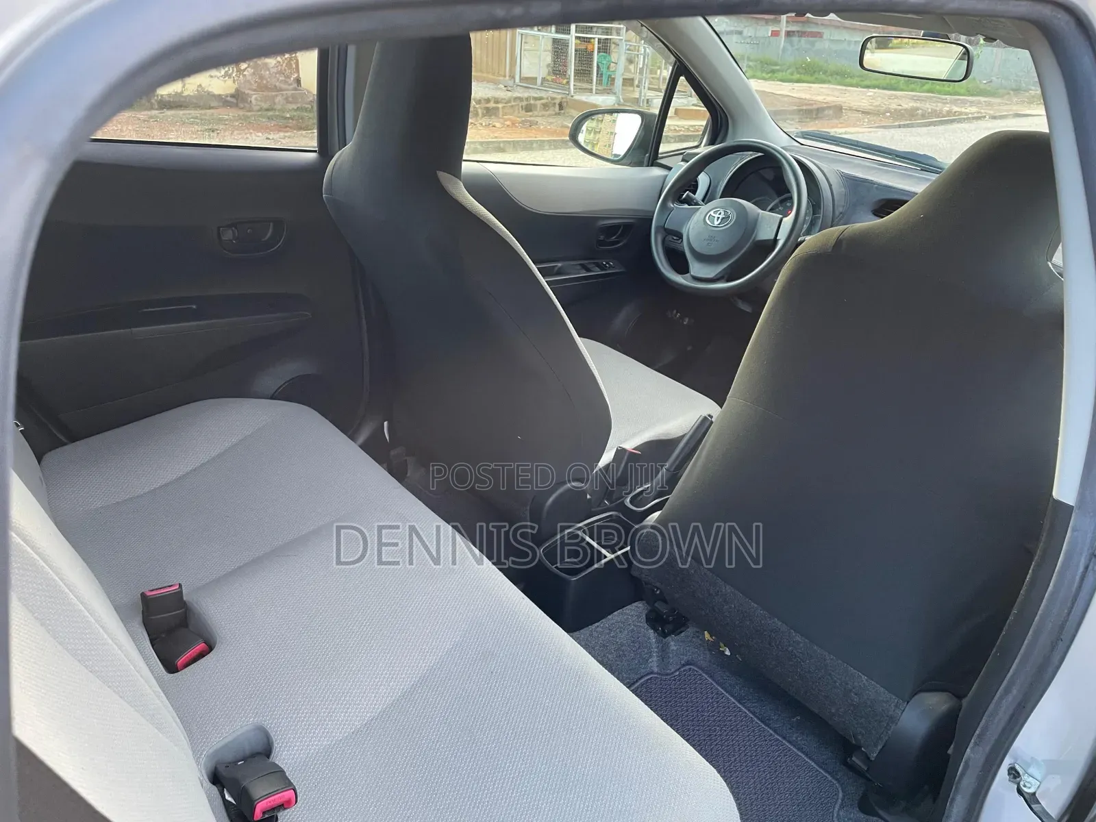 Toyota Vitz 1.3 AWD 3dr 2013 Silver