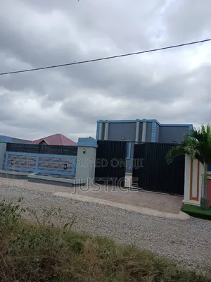 3bdrm House in Kasoa, New Market for sale