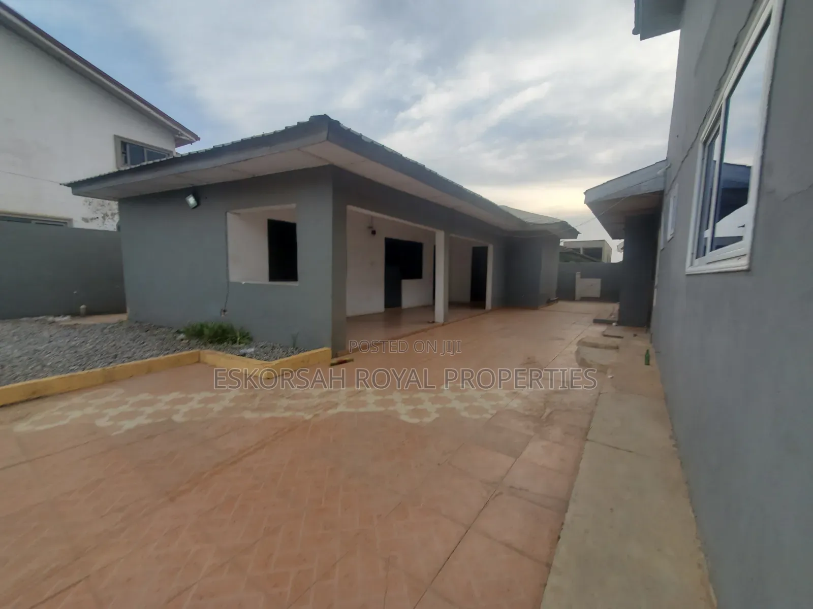 6bdrm House in Adjiringanor, Ability for rent