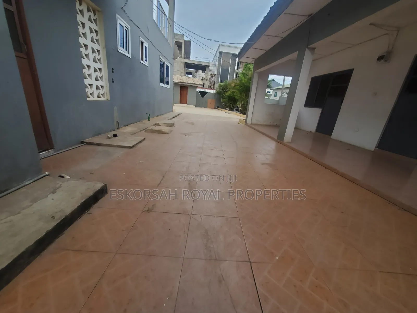 6bdrm House in Adjiringanor, Ability for rent
