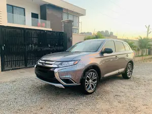 Mitsubishi Outlander 2018 Brown