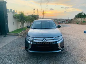 Mitsubishi Outlander 2018 Brown