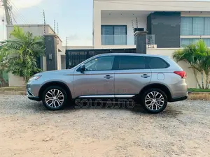 Mitsubishi Outlander 2018 Brown