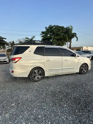 SsangYong Korando 2014 White