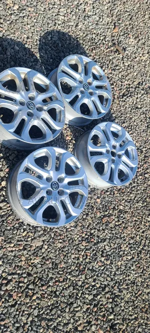 Yaris IA Rim 16 (4 Holes Set)