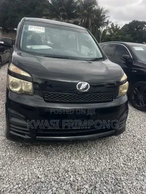Toyota Voxy V 4WD 8-Seater 2013 Matt Black