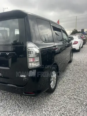 Toyota Voxy V 4WD 8-Seater 2013 Matt Black