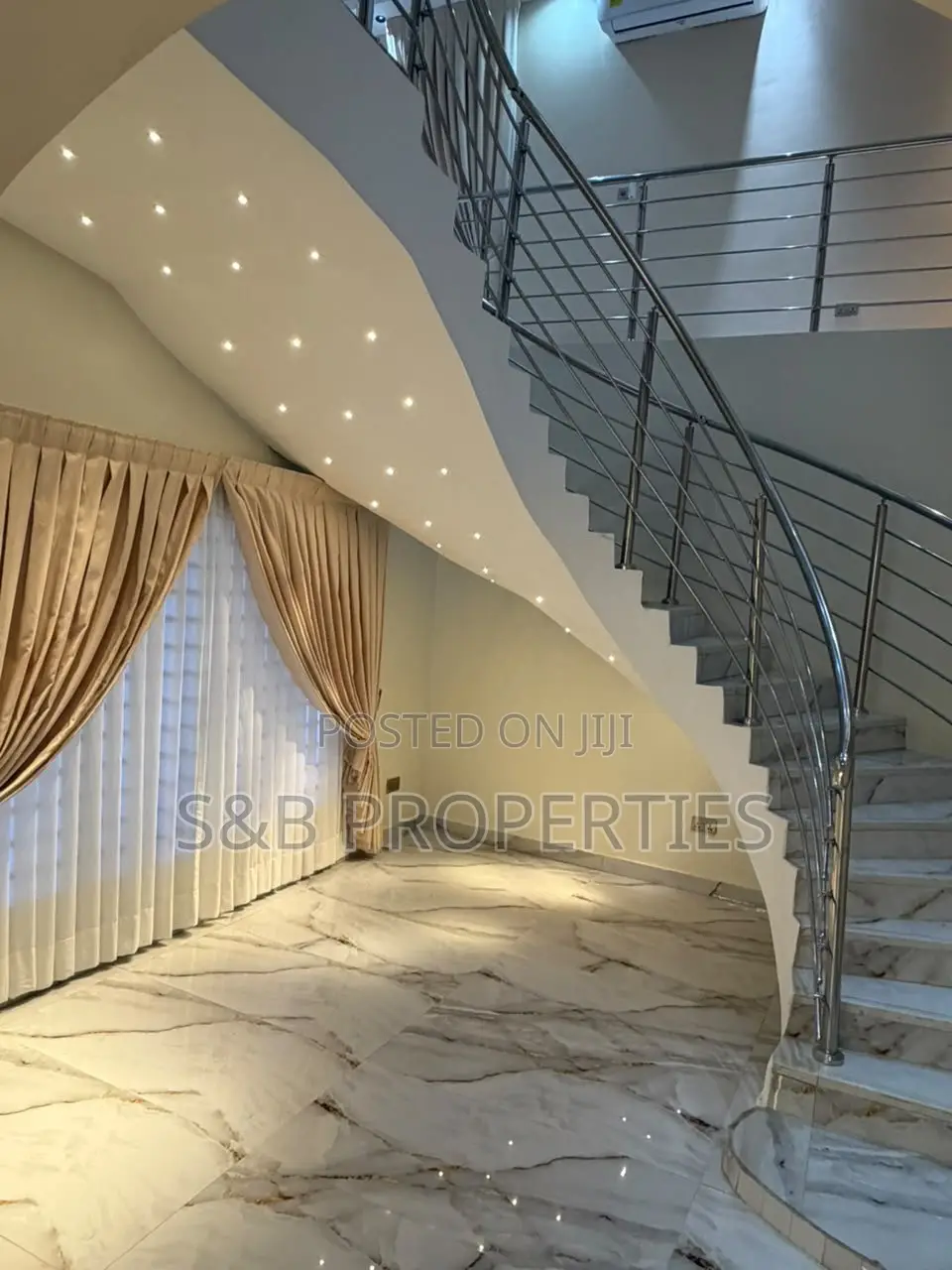 4bdrm Duplex in Kwabenya for sale