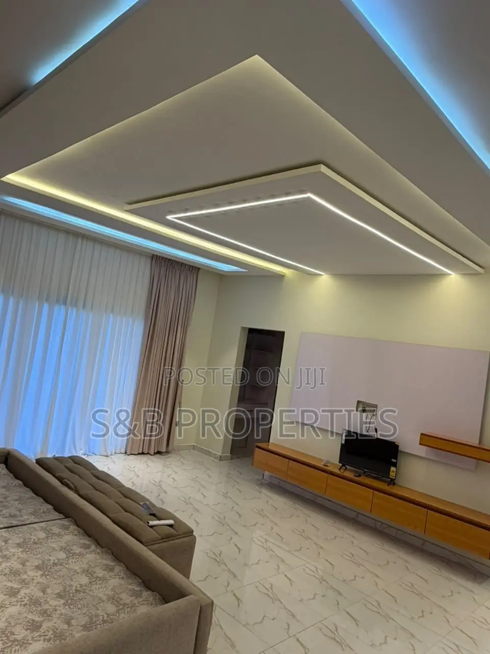 4bdrm Duplex in Kwabenya for sale