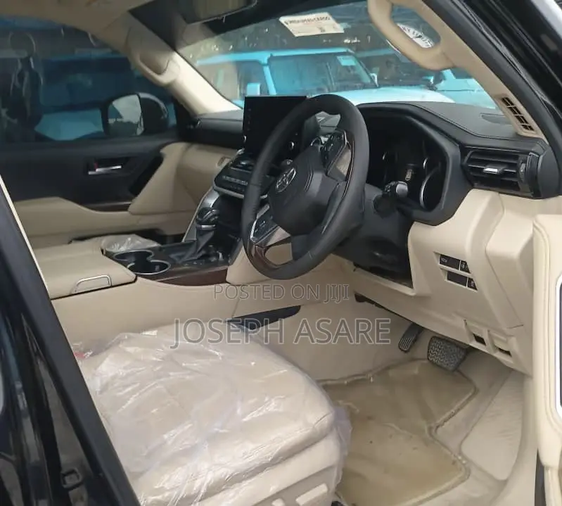 Toyota Land Cruiser Prado 2022 Black