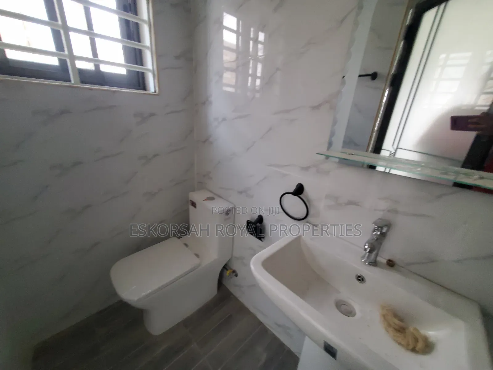3bdrm House in Kwabenya  Acp for sale