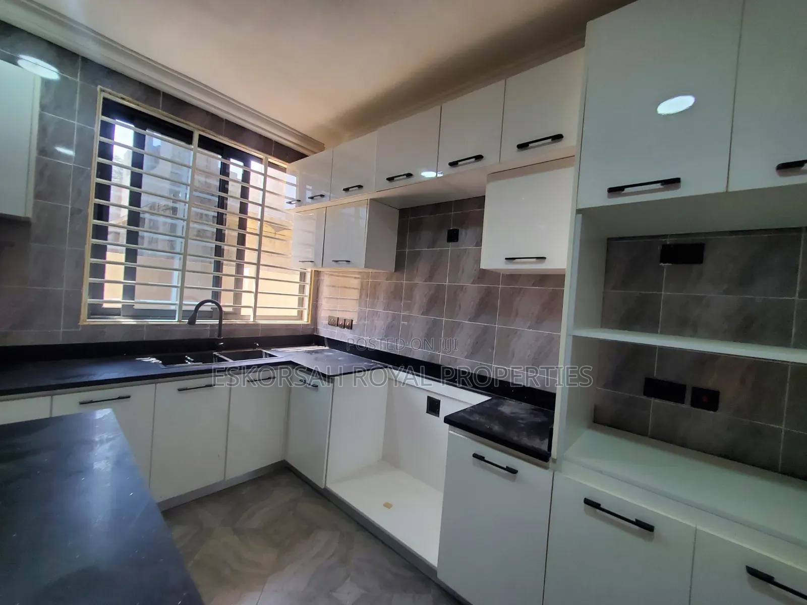 3bdrm House in Kwabenya  Acp for sale