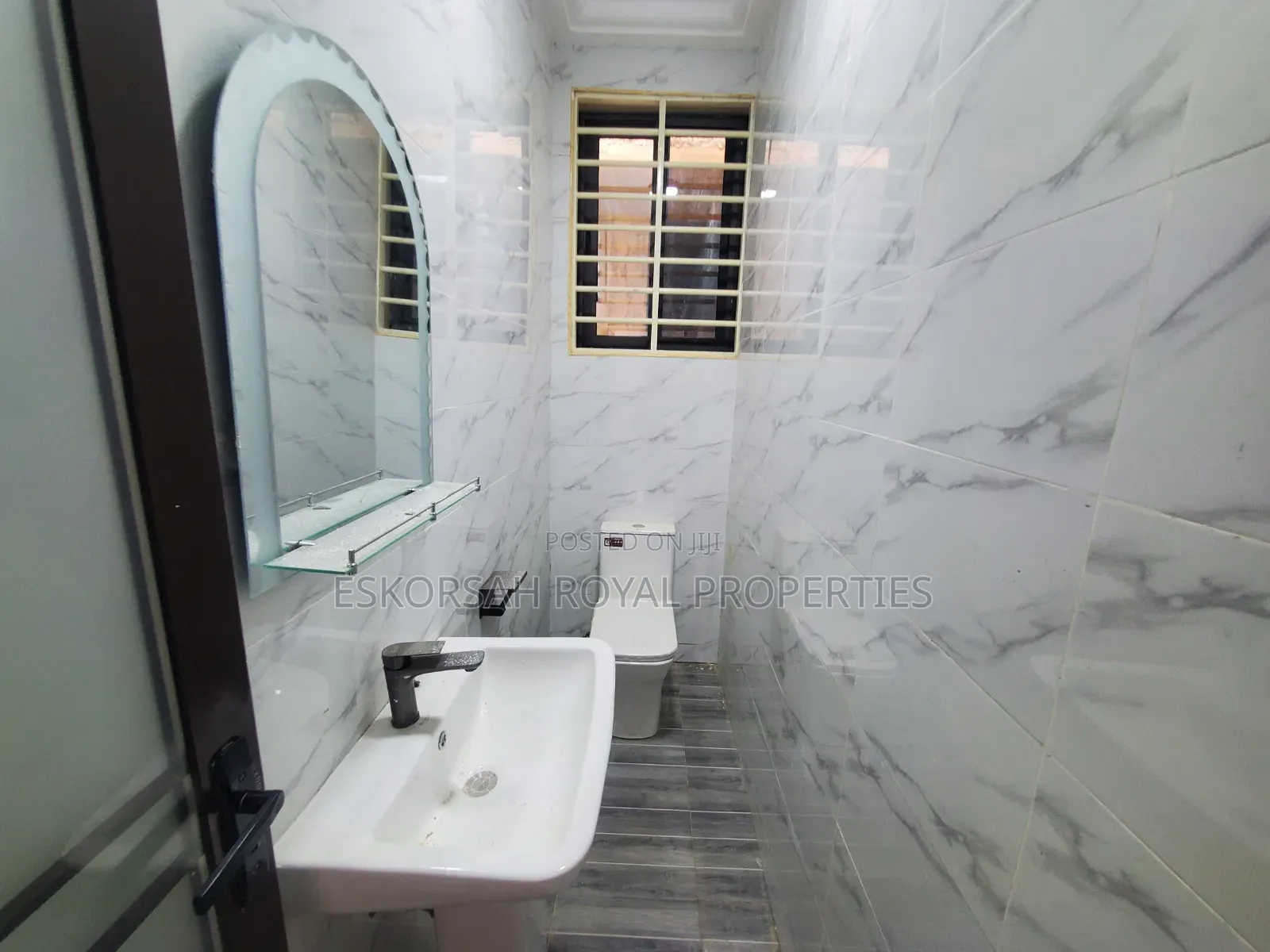 3bdrm House in Kwabenya  Acp for sale